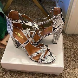 Heels size 10 NEVER WORN